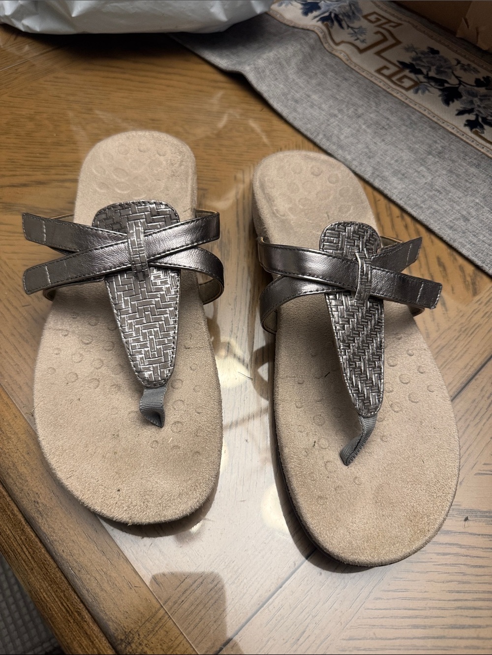 Vionic Metallic Gray Crisscross Thong Sandals